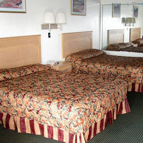 Crystal Inn 249 North Louetta Номер фото